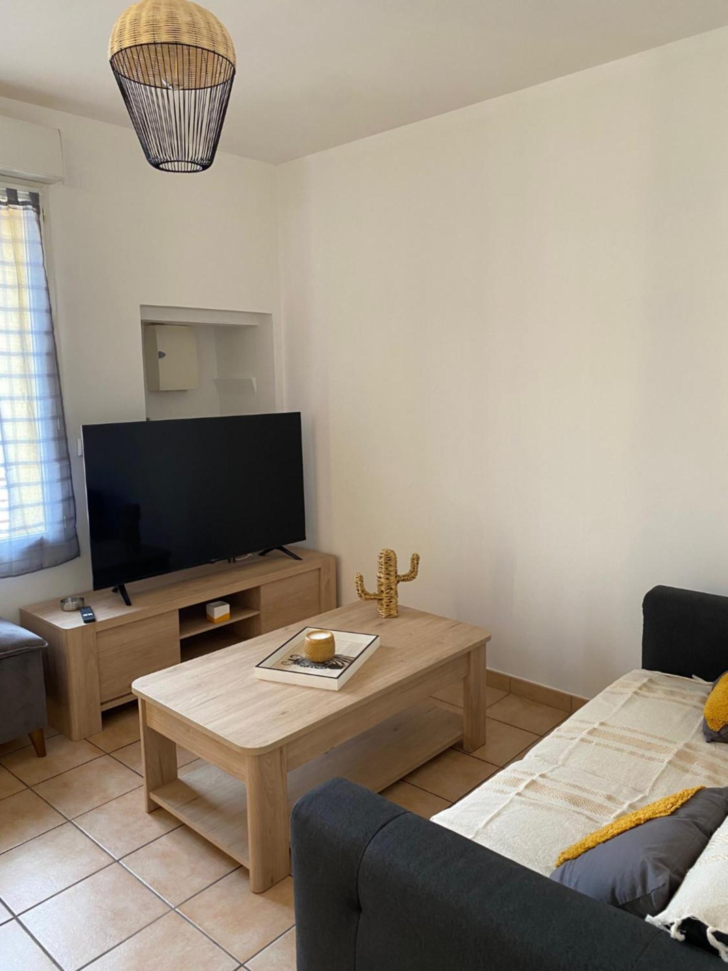 Tres Bel Appartement ! Салейль Экстерьер фото